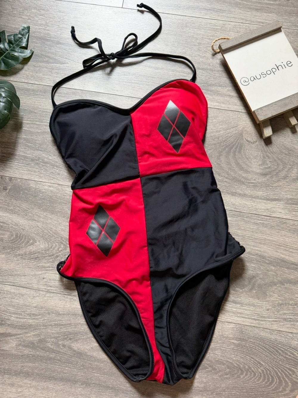 Dc Comics Harley Quinn Cosplay Diamond Mesh Net Panel One-Piece Swimsuit. Size M - Picture 4 of 10
